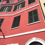 Moda Gibraltar - Central Location