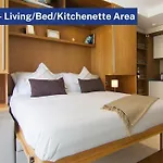 Bentley Holiday Apartments - West One