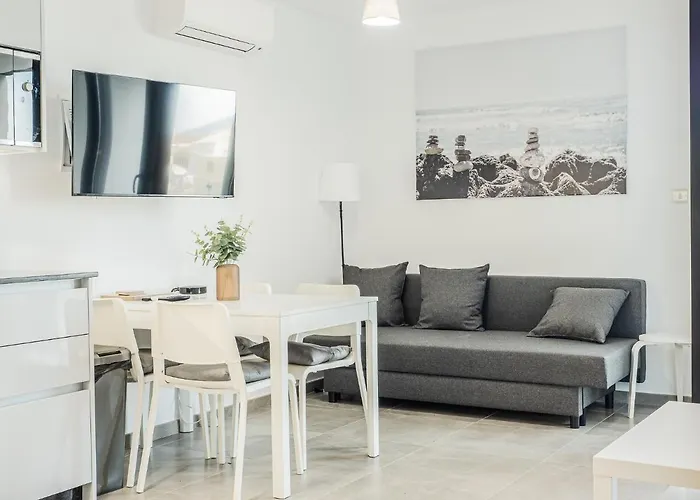 Brand New Studio Near The Beach, Gibraltar
