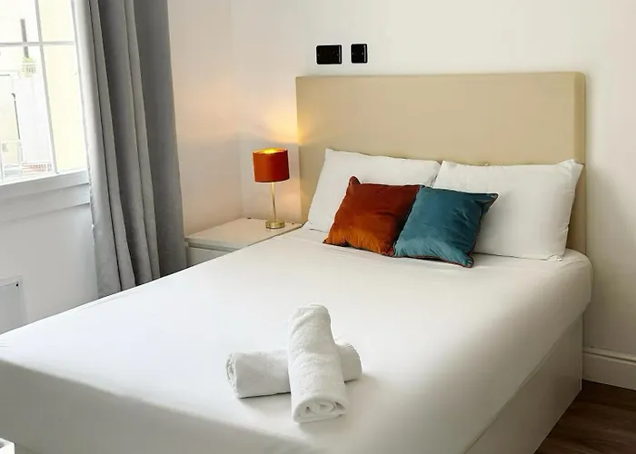 Central Penthouse Double Room Ensuite - Grand Central House
