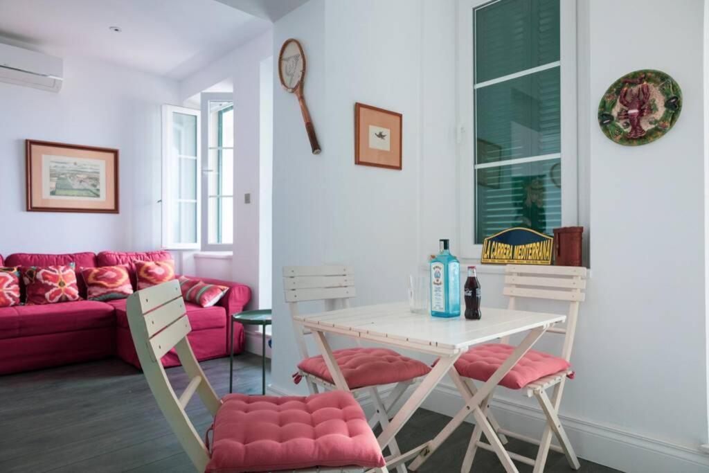 Charming Colonial Flat In Historic Building * Gibraltar