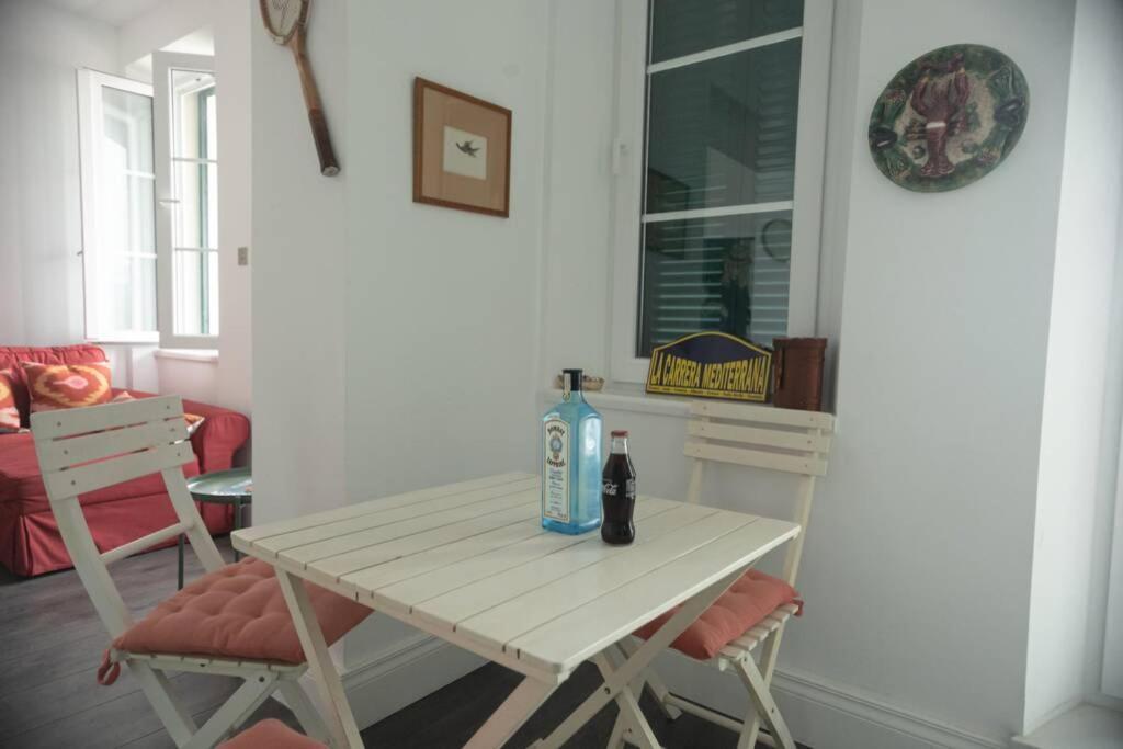 Charming Colonial Flat In Historic Building *