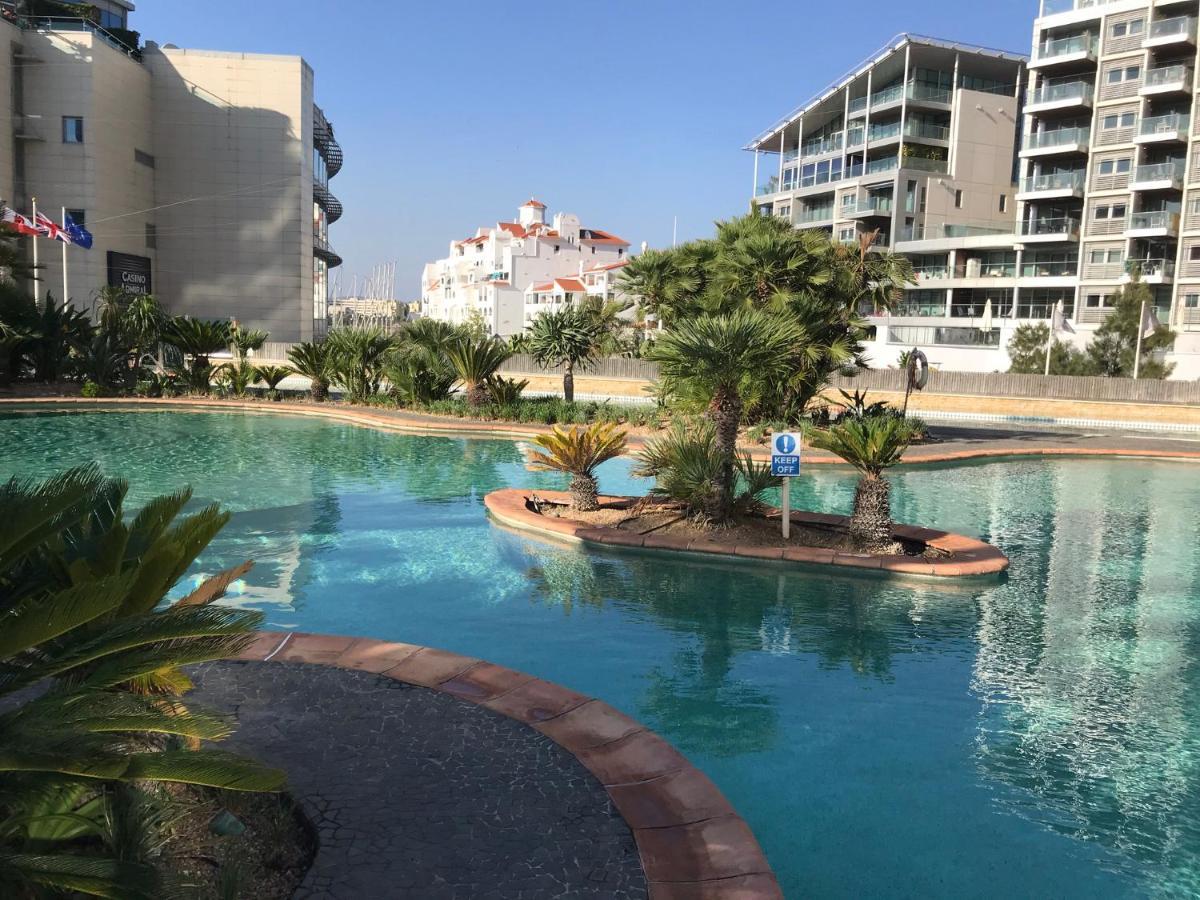 Family With Swimming Pools 3 Bedroom 2 Bathroom Rock Facing Căn hộ *