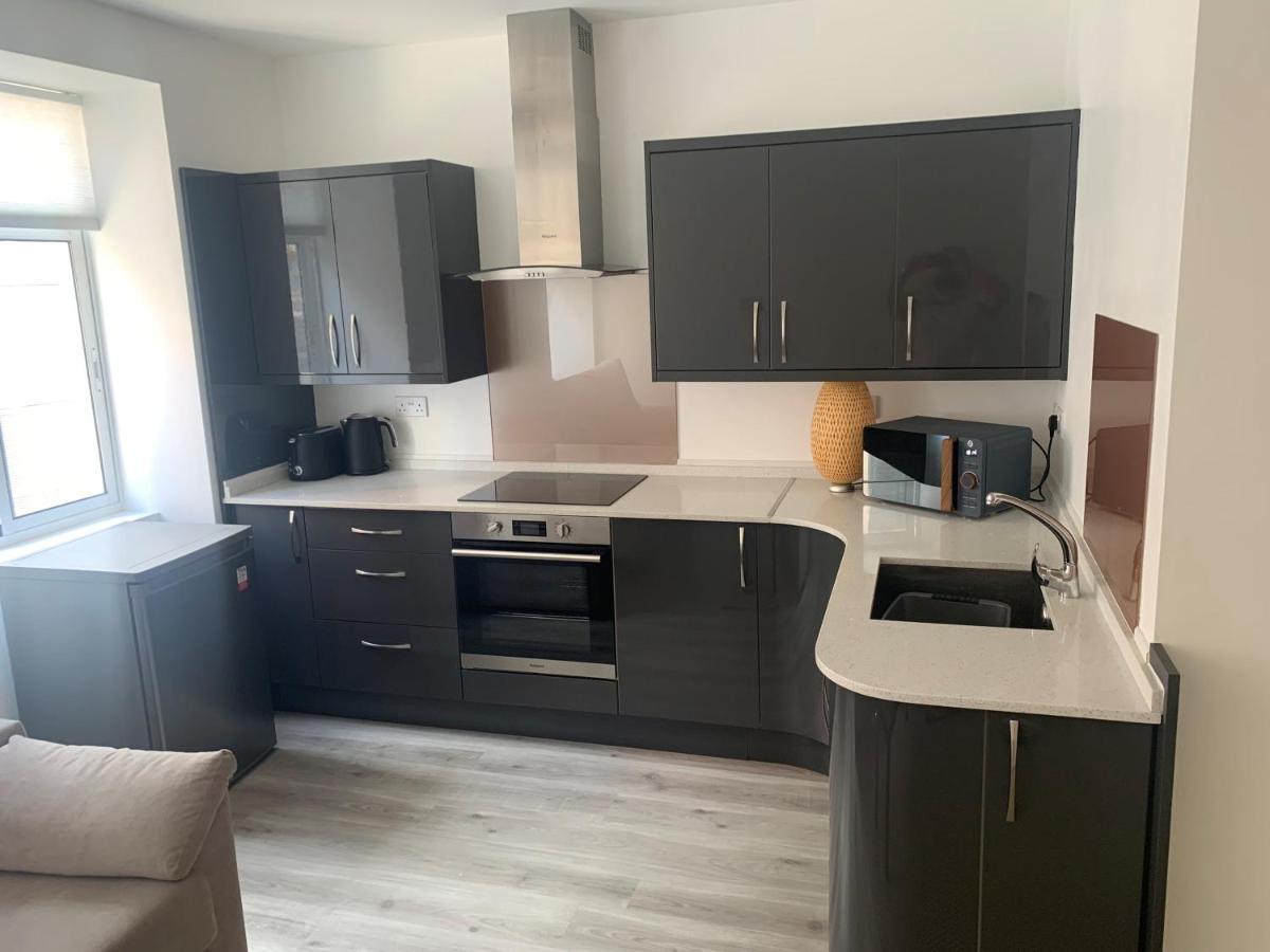 Castle Street Apartment *