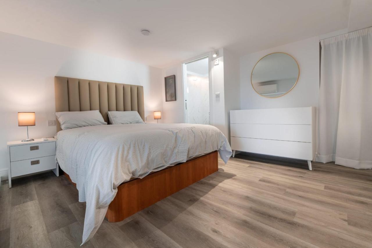 Beachfront Maisonette * Gibraltar