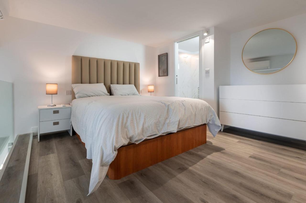 Apartment Beachfront Maisonette *