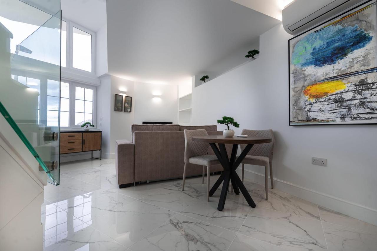 Beachfront Maisonette * Gibraltar