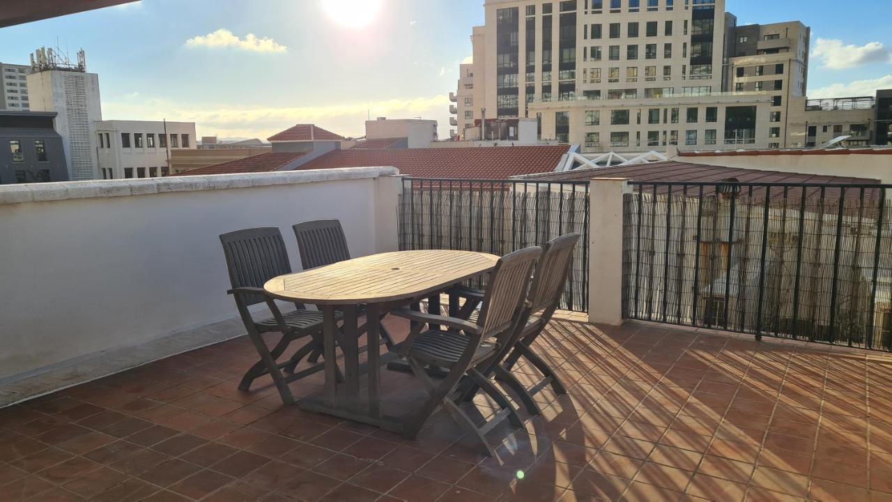 Town Centre Flat With Roof Terrace * Gibraltar