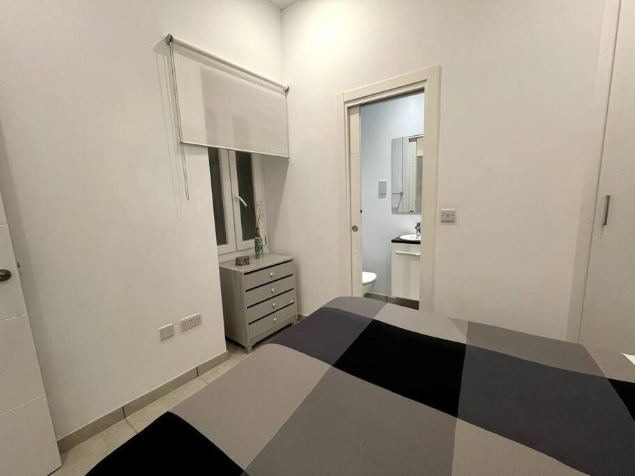 Apartamento 2br And 2ba In The Zoko Cozy And Convenient