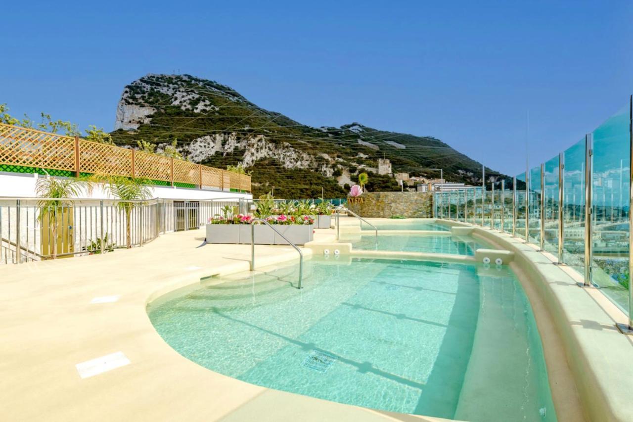 Seaside Serenity Oasis - High Floor - Stunning Views *