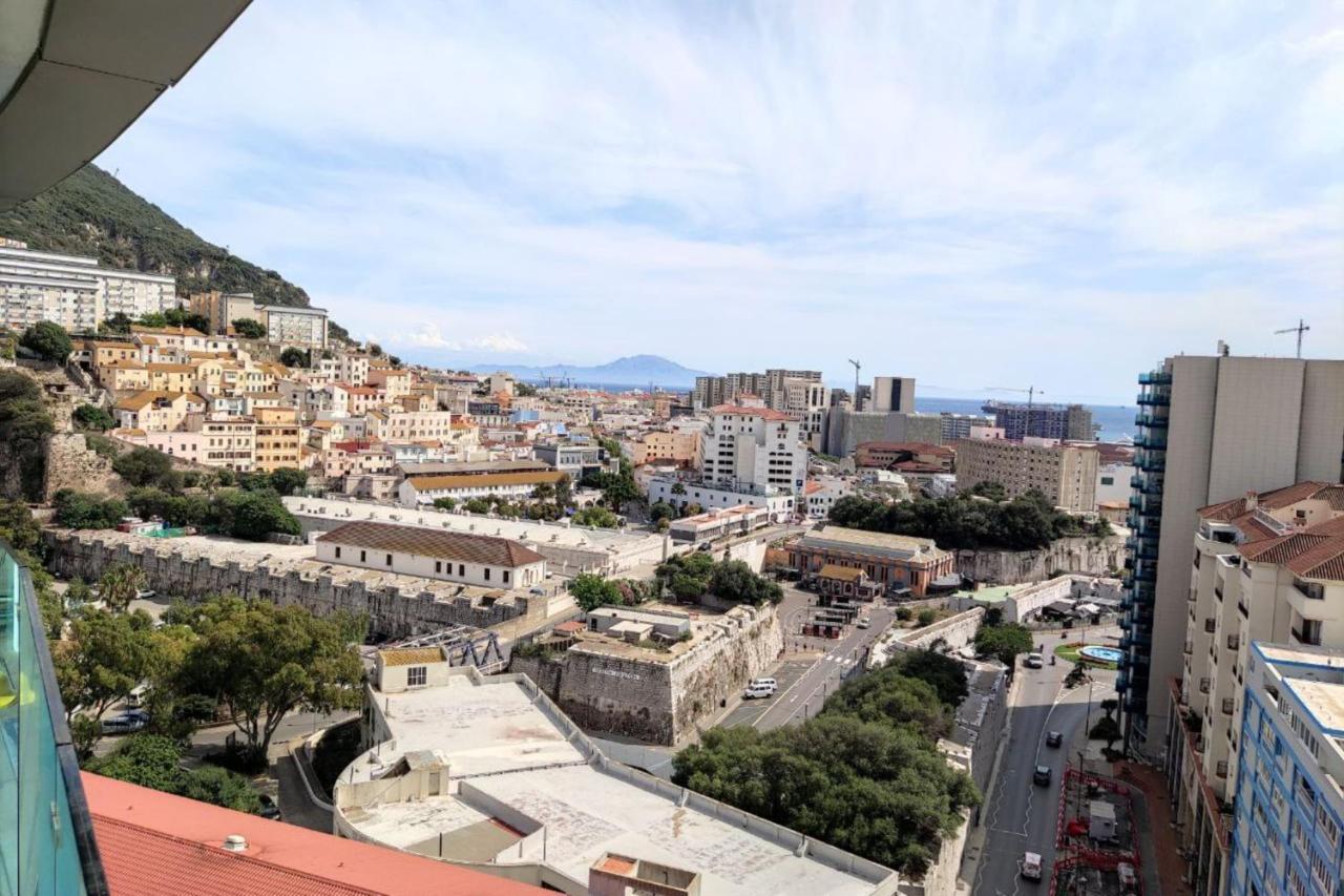 Seaside Serenity Oasis - High Floor - Stunning Views * Gibraltar