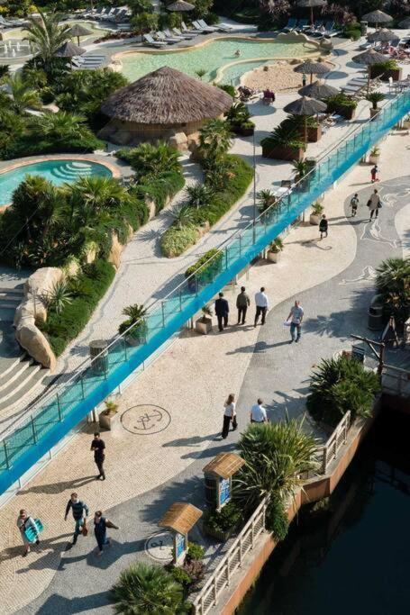 Luxury With Rooftop Pools & Views * Gibraltar