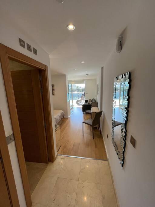 Apartment Luxury With Rooftop Pools & Views Gibraltar