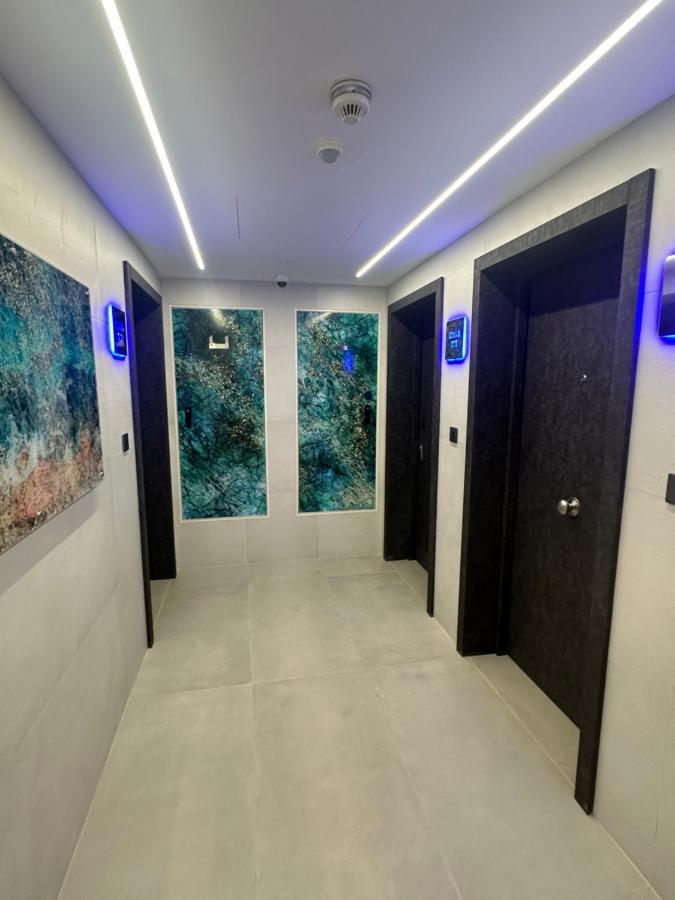 Marina Club - Luxury In Ocean Village
