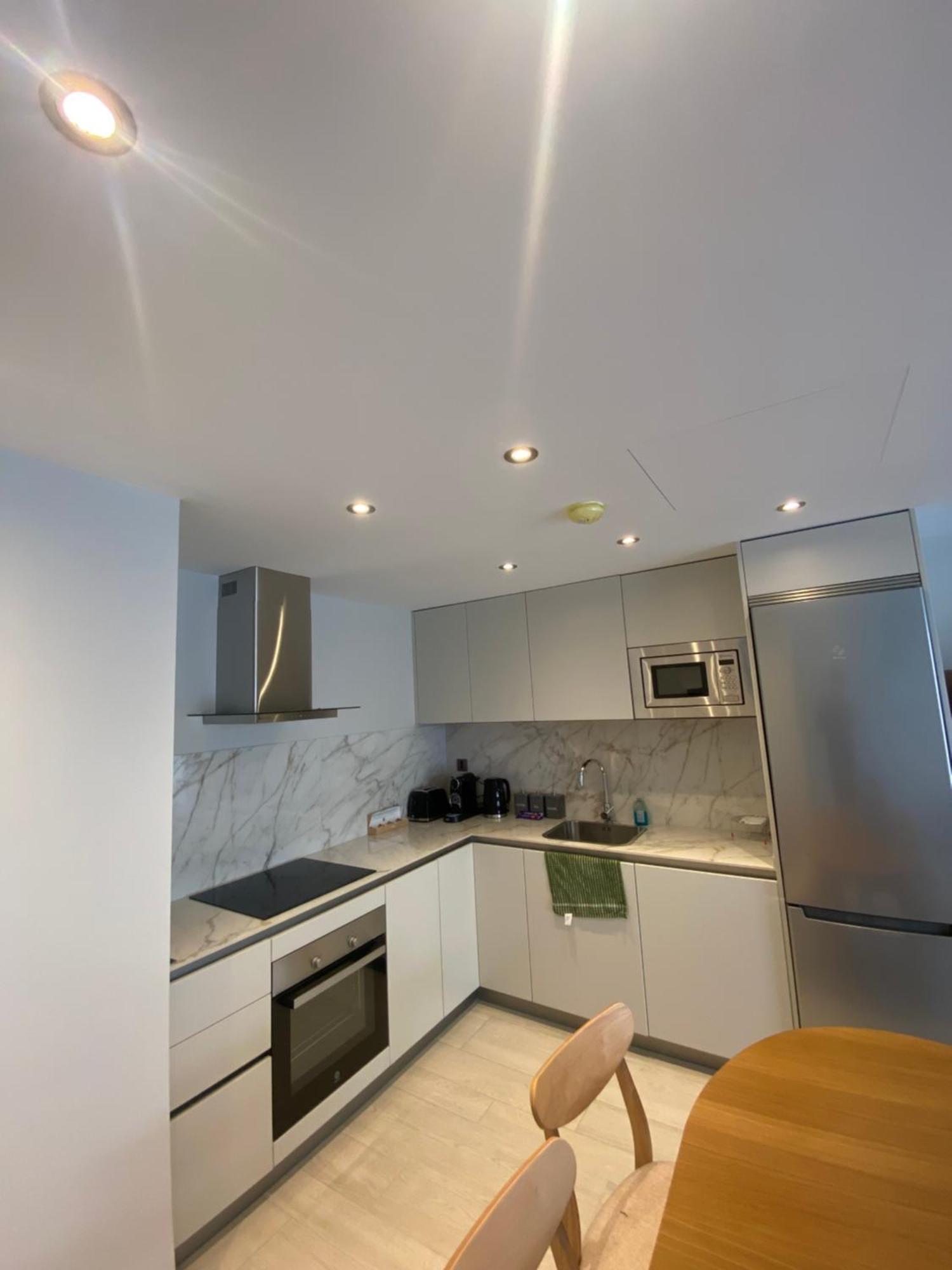 Deluxe Marina View Seafront Apartment *