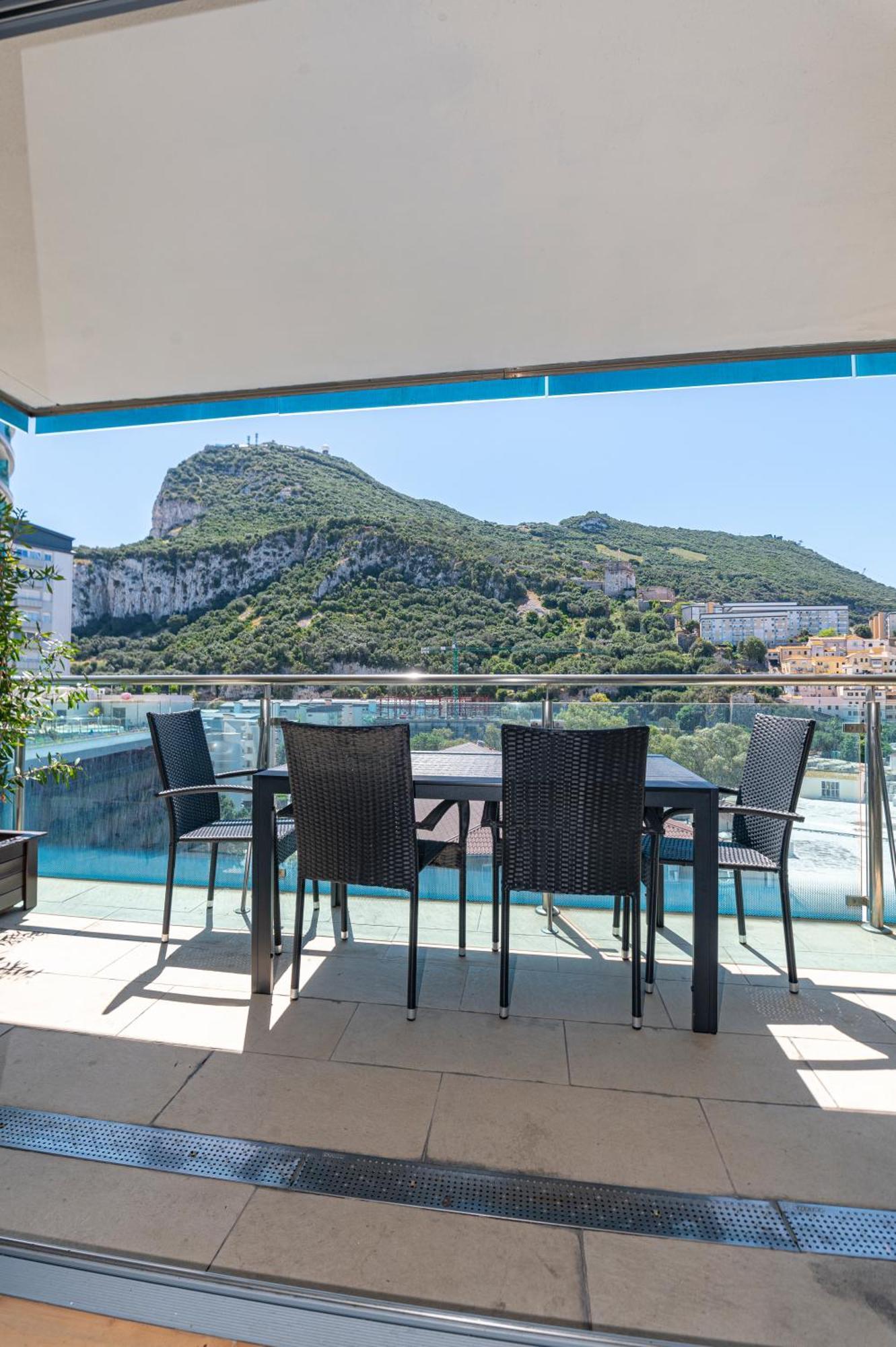 Britain In The Sun At Luxurious Ocean Village *