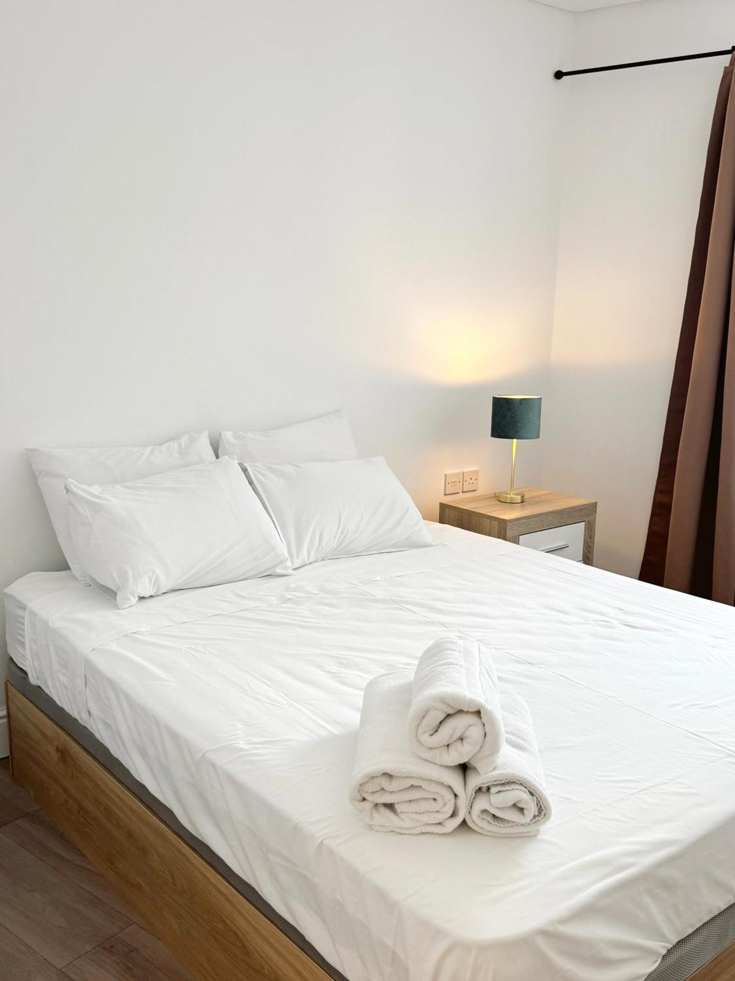Deluxe Centre Two Bedroom - Grand House