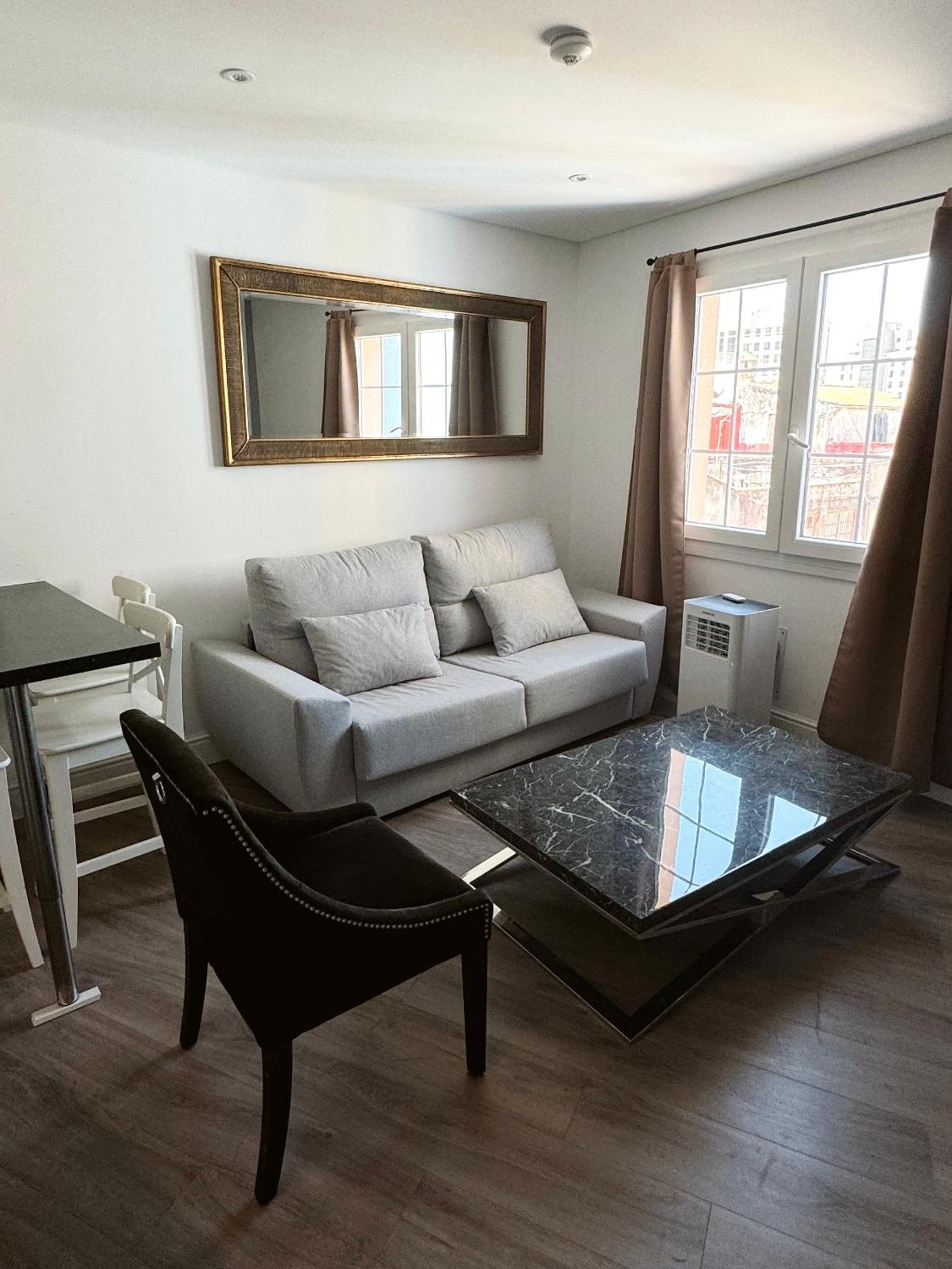 Deluxe Centre Two Bedroom - Grand House * Gibraltar