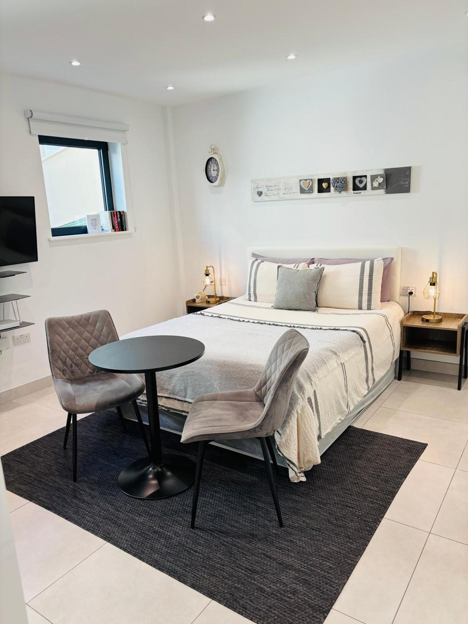 Gibraltar Central Suites *