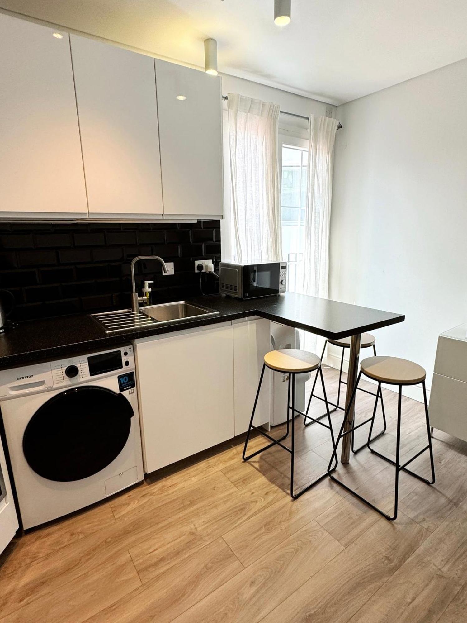 Modern Centre Two Bedroom Windsor - Grand House * Gibraltar