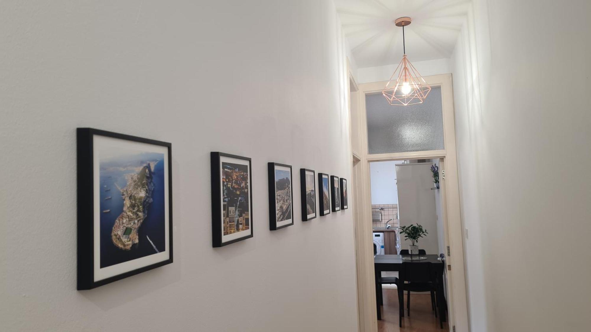 Town Centre Flat With Roof Terrace *