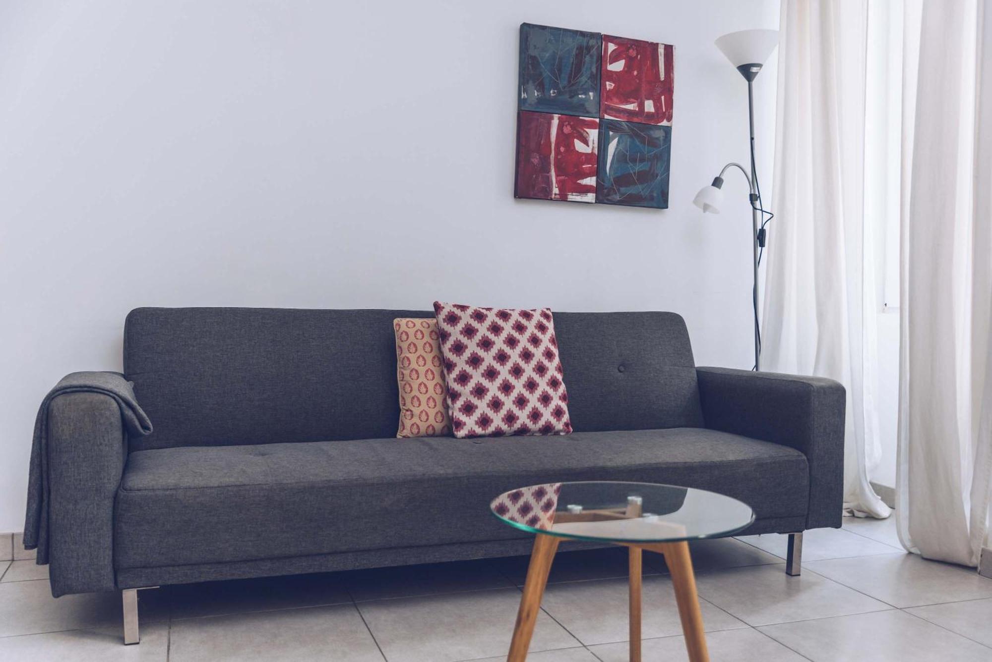 2br And 2ba In The Zoko Cozy And Convenient Gibraltar