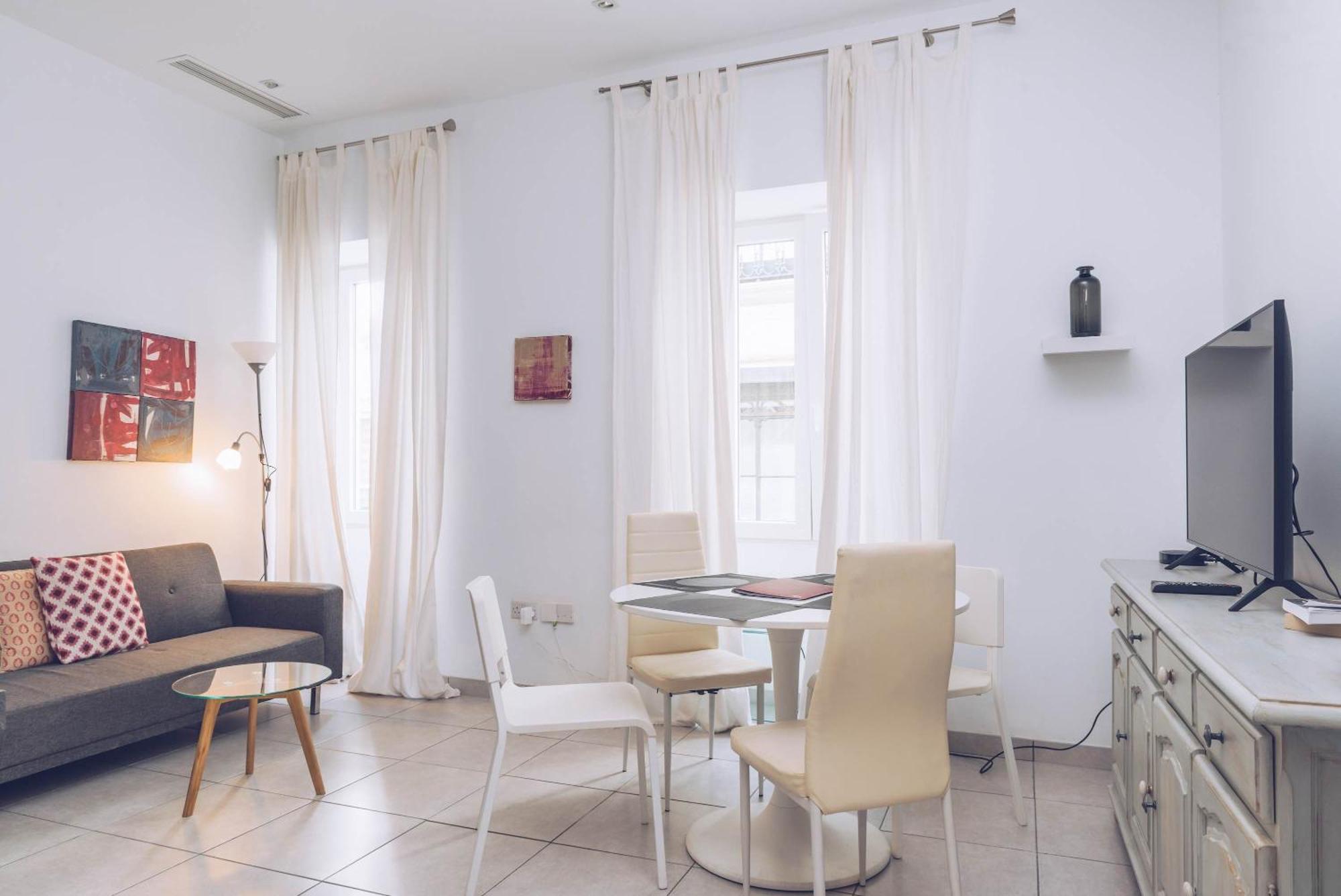 Apartamento 2br And 2ba In The Zoko Cozy And Convenient