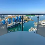 Luxury Modern Apartment With Exceptional Views! Hosted By Sweetstay