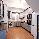 Bright, Chic, 3 Bedroom House In The Heart Of Town