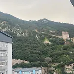 Rooftop Pool Apt With Spectacular Views And Central Location