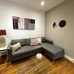 Stylish 2Br Contemporary Design Perfect Vacation