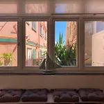 2Br Maisonette 1 Min Walking From The Sea