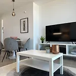 E1 Presidential Studios On High Floor With Stunning Sea Views