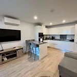 Modern Apartment With Spa And Pool