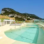 Ocean Spa Suite 11-Hosted By Sweetstay