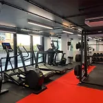 Brand New Luxury 1 Bed 2 Bath Apartment - Spa & Pool