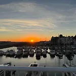 Marina Club Luxury Private Studio With Pool And Incredible Views