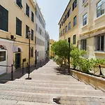 Hidden Gem Hideaway Retreat In Central Town Area With Ac