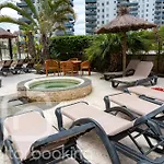 Tropical Paradise At Luxurious Ocean Village