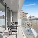 Carrara Eurocity - Luxury Family Apartment With Resort Style Pool - Children Stay For Free