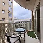 New Central Escape With Pool Access For Family Of 4