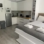 New Cp Top Floor Luxury Studio