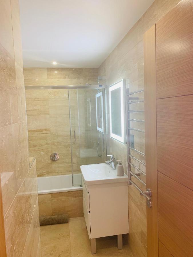 Luxe Studio Seconds From The Marina And City Centre * Gibraltar