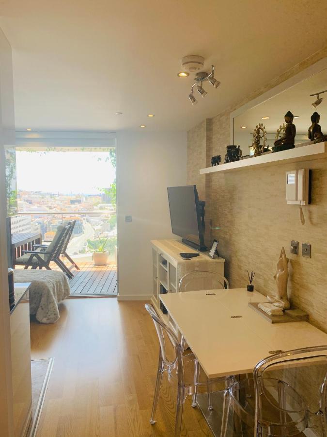 Luxe Studio Seconds From The Marina And City Centre *
