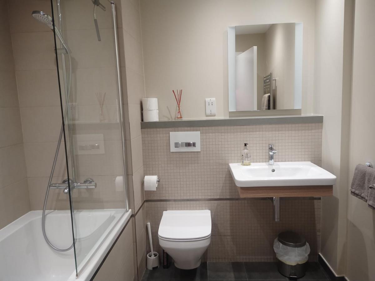 Kings Wharf Quay29 - Large With 3 Pools - Gym - Rock Views - And Short Let In Apartamento