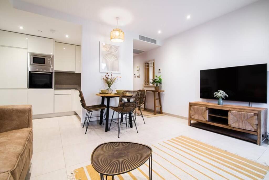 Apartment Luxury Modern Apartment With Exceptional Views! Gibraltar