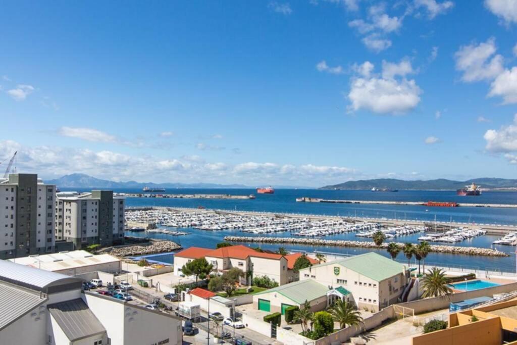 Apartment Luxury Modern Apartment With Exceptional Views! Gibraltar