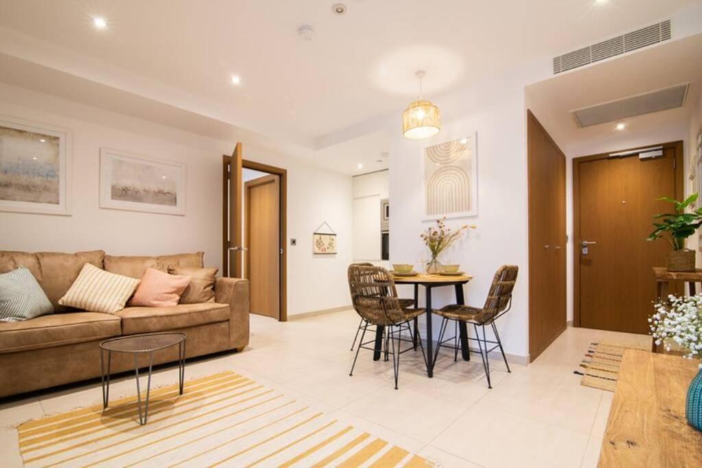 Luxury Modern Apartment With Exceptional Views! * Gibraltar
