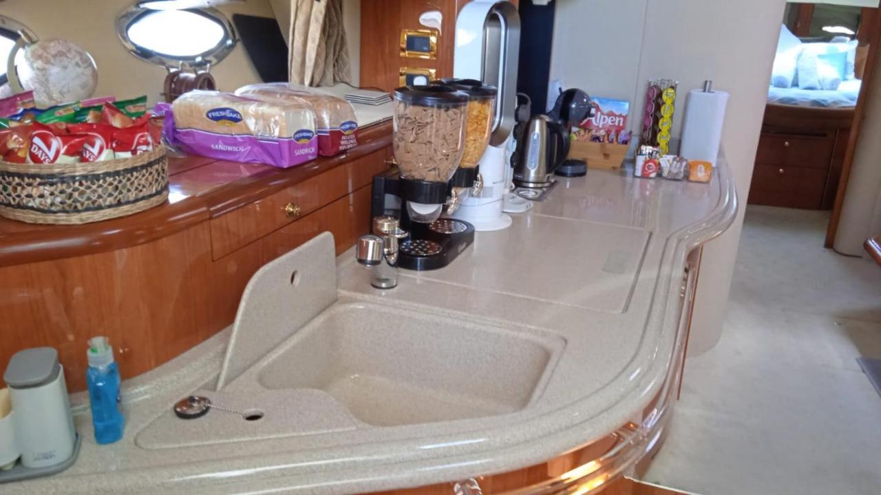 Luxury Yacht Hotel en barco *