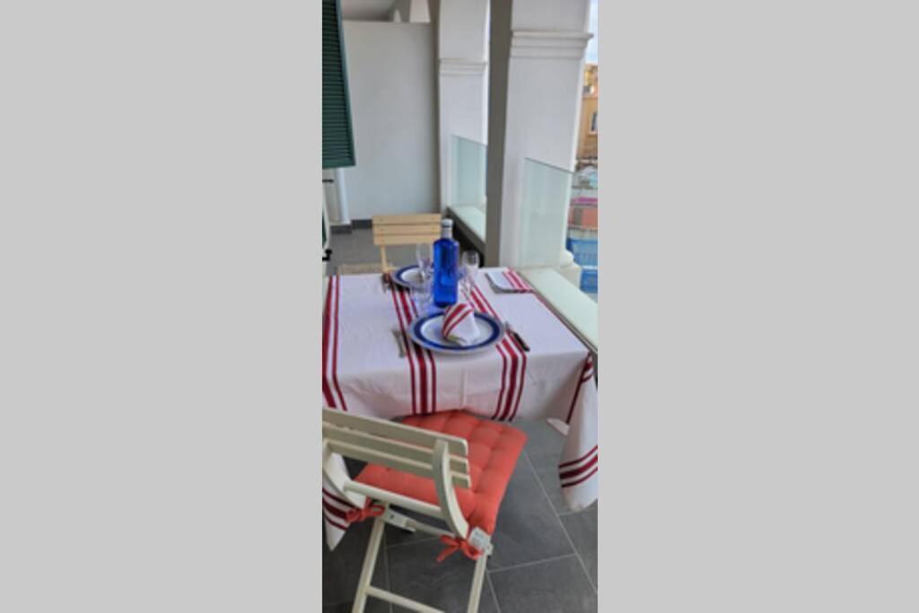 Charming Colonial Flat In Historic Building * Gibraltar